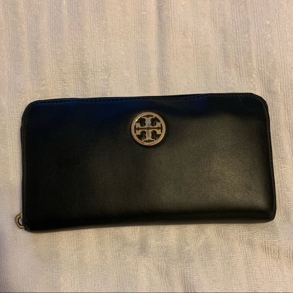 Tory Burch Wallet (used)